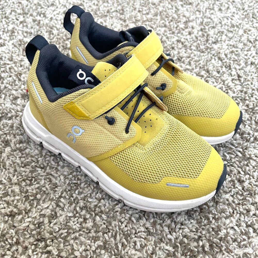 Size 12 / Girls On Sneakers